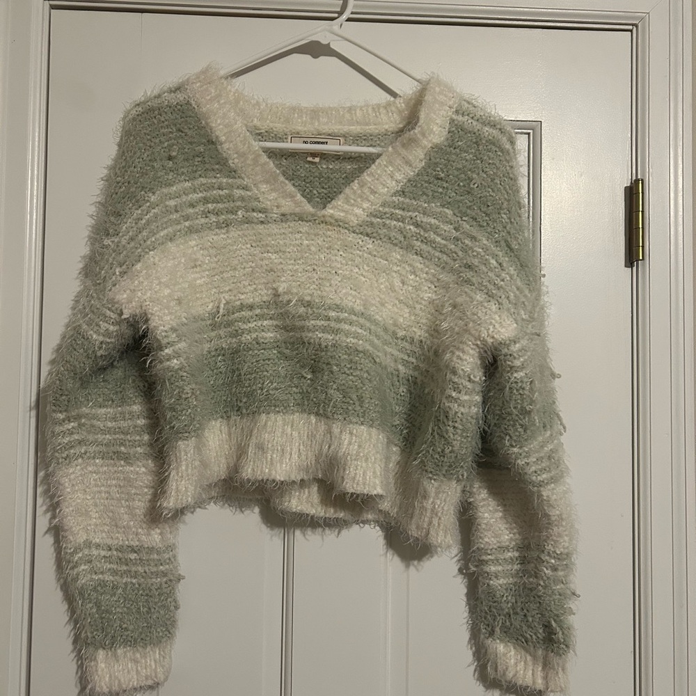 Trendy Green and Cream V-Neck Cropped Sweater